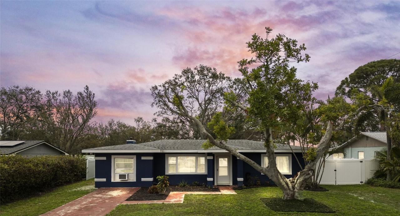 2719 40th Ave., Bradenton, FL 34205