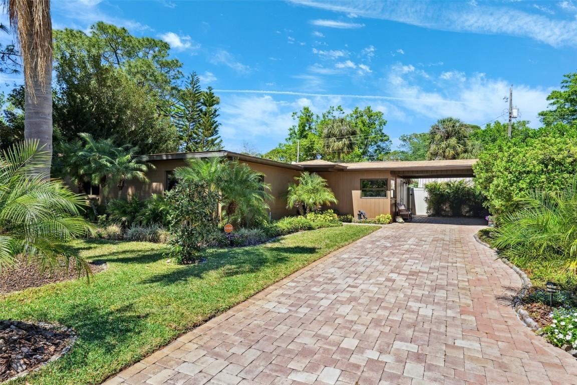 6433 Murray Hill Dr., Tampa, FL 33615