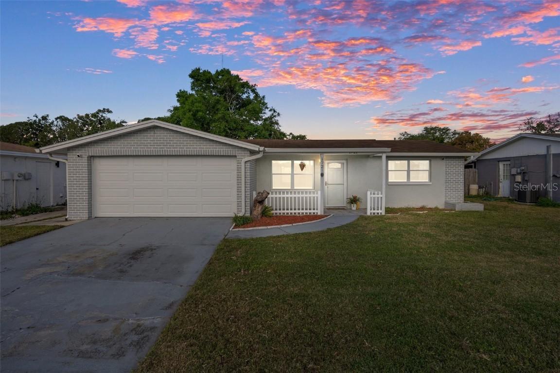 1721 Kenilworth St., Holiday, FL 34691