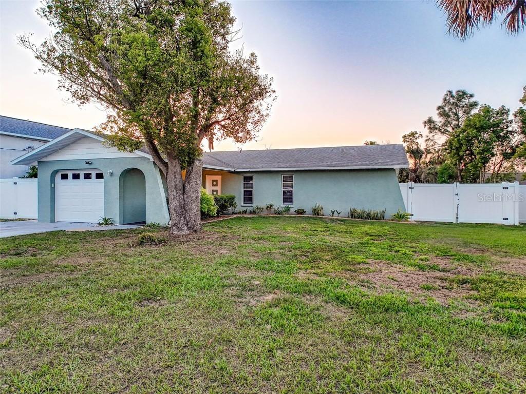 2485 Commerce Ave., Spring Hill, FL 34609