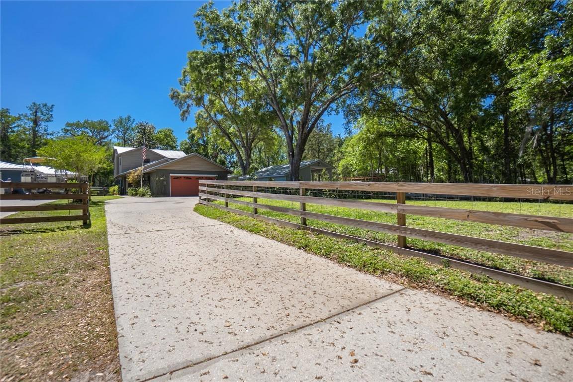 28330 Peterson Camp Rd., Brooksville, FL 34601
