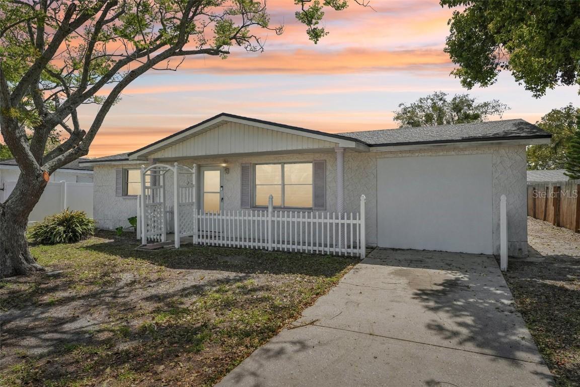 7034 N King Arthur Dr. #4, Port Richey, FL 34668