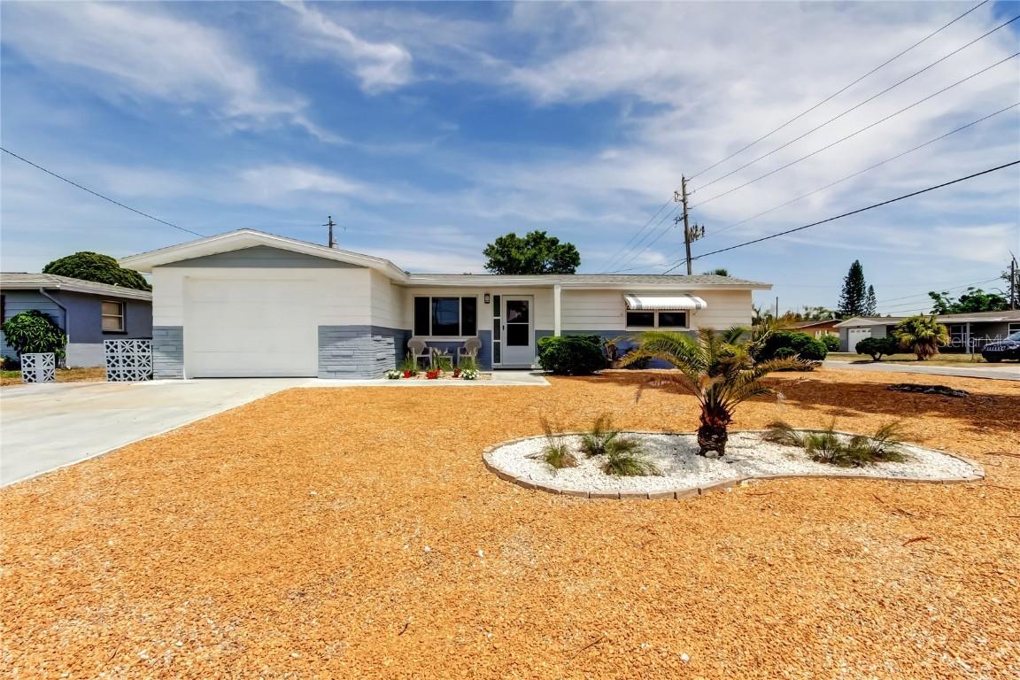 1502 Landau St., Holiday, FL 34690