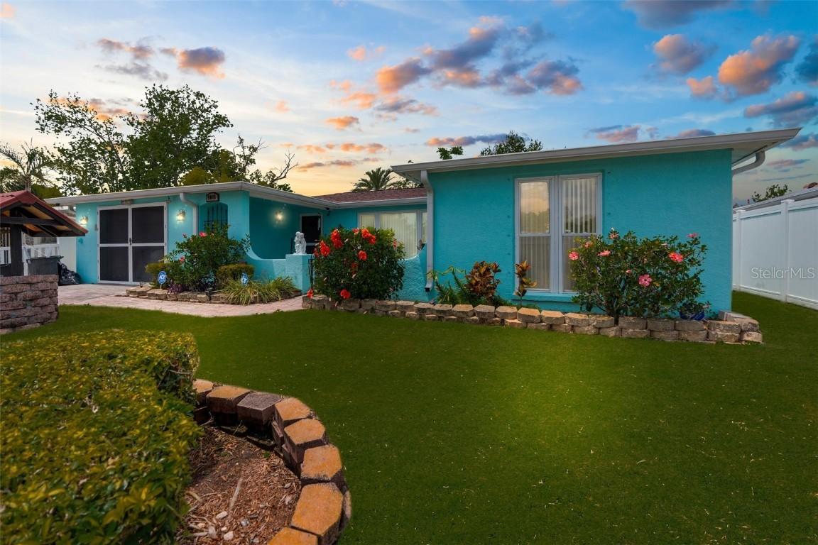 9015 Mark Twain Ln., Port Richey, FL 34668
