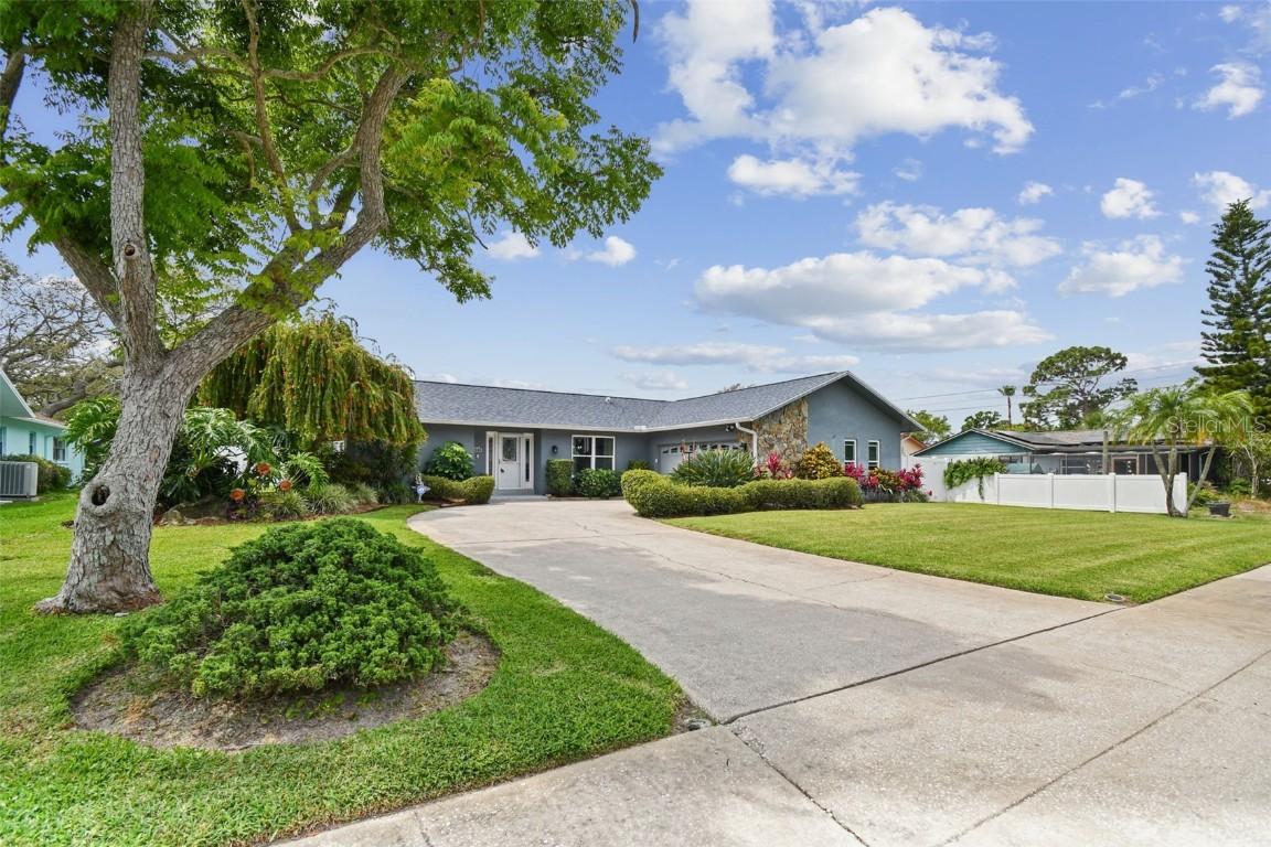 1509 Poinsettia Ave., Tarpon Springs, FL 34689