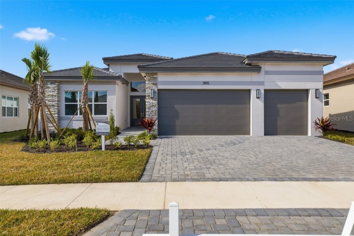 3915 Corsica Pl., Wesley Chapel, FL 33543