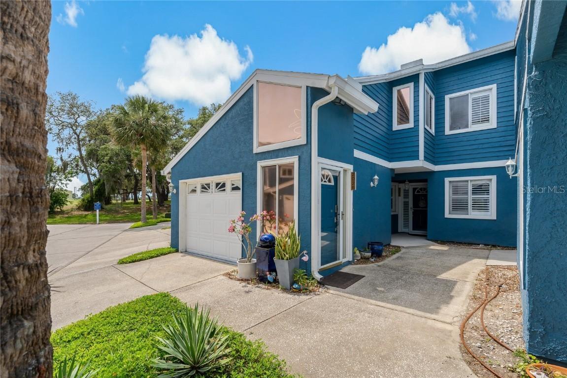 2026 Golfview Dr., Tarpon Springs, FL 34689