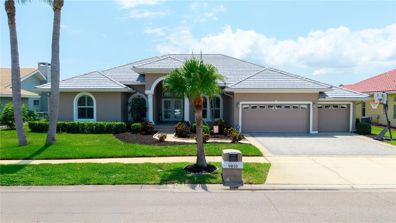 9810 Compass Point Way, Tampa, FL 33615