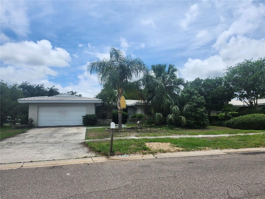 2083 Envoy Ct., Clearwater, FL 33764