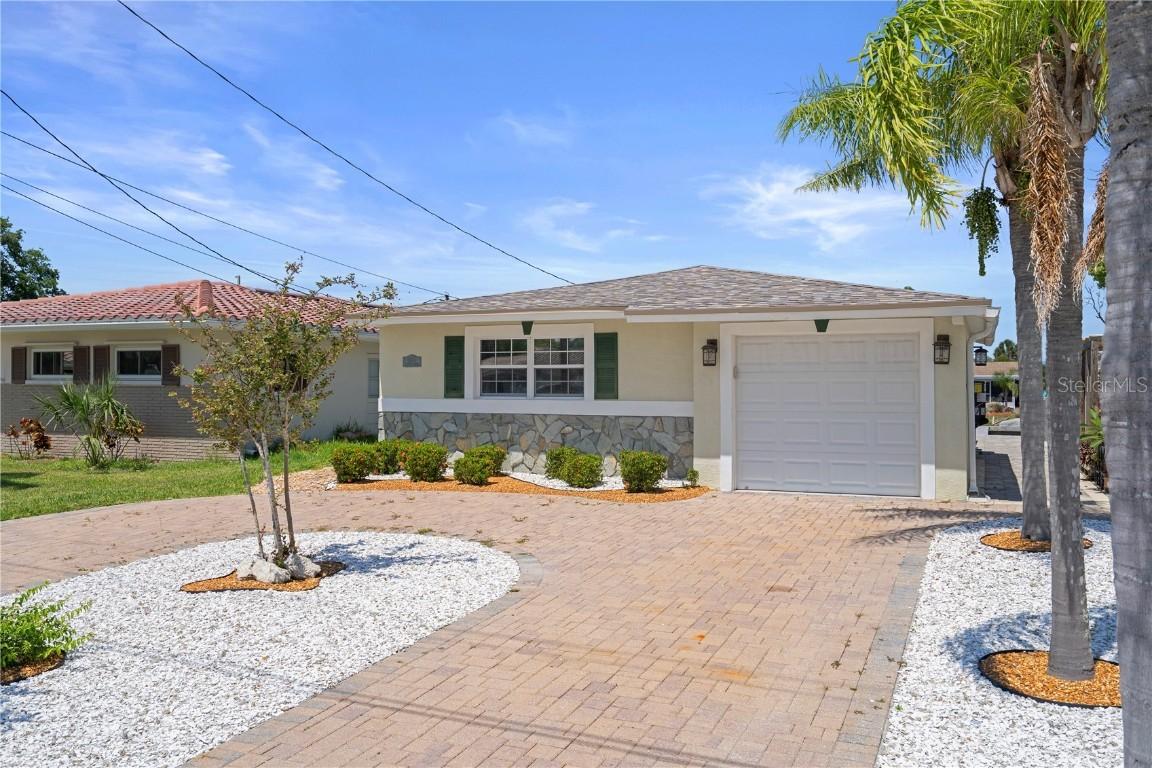 5045 Pelican Dr., New Port Richey, FL 34652