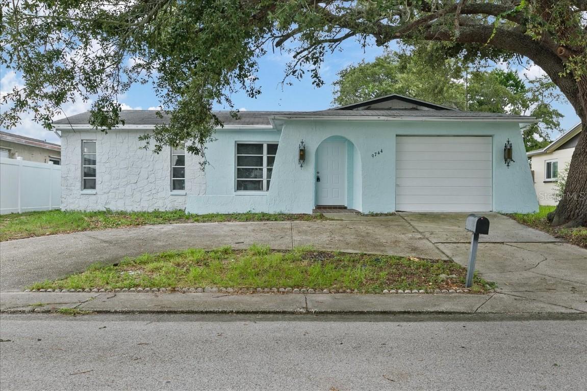 9744 Rainelle Ln., Port Richey, FL 34668