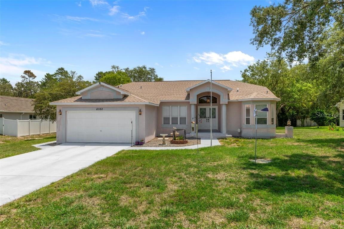8382 Christopher Ln., Weeki Wachee, FL 34613