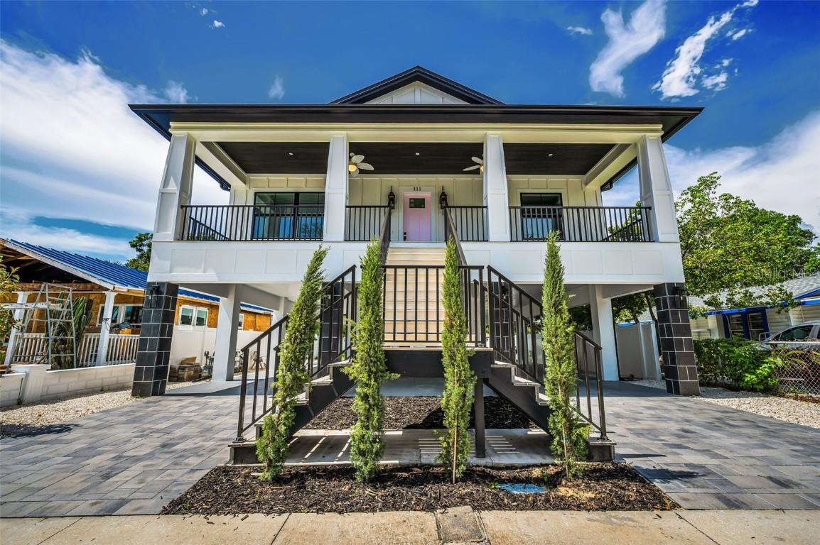 111 E Cedar St., Tarpon Springs, FL 34689