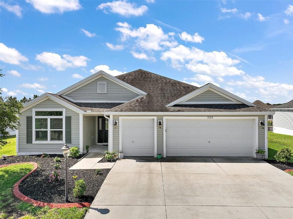 3315 Dzuro Dr., Oxford, FL 34484
