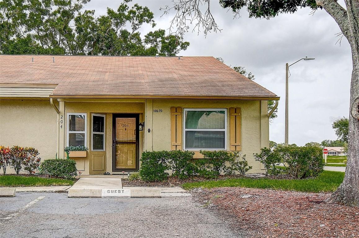 10670 43rd St. #204, Clearwater, FL 33762