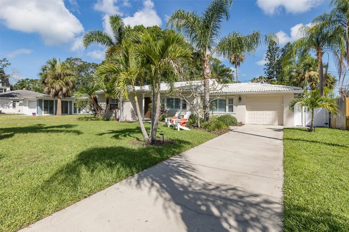 1830 Santa Barbara Dr., Dunedin, FL 34698