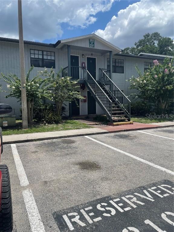203 Pine Violet Ct. #202, Tampa, FL 33612