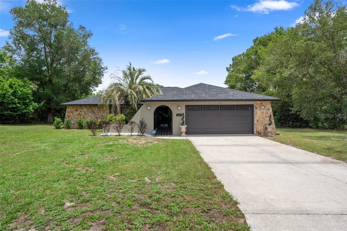1376 Fayetteville Dr., Spring Hill, FL 34609