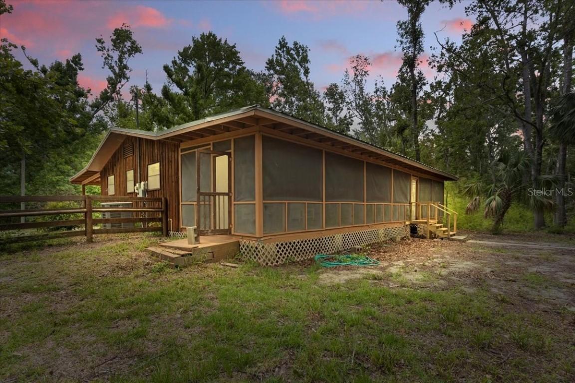1518 Palm St., Steinhatchee, FL 32359