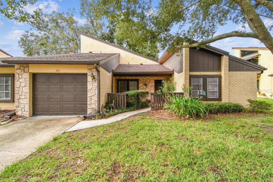 2101 Sunset Point Rd. #201, Clearwater, FL 33765