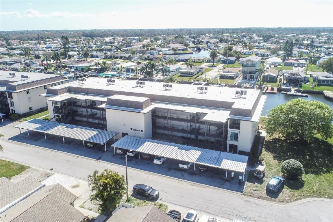 4452 Garnet Dr. #302, New Port Richey, FL 34652