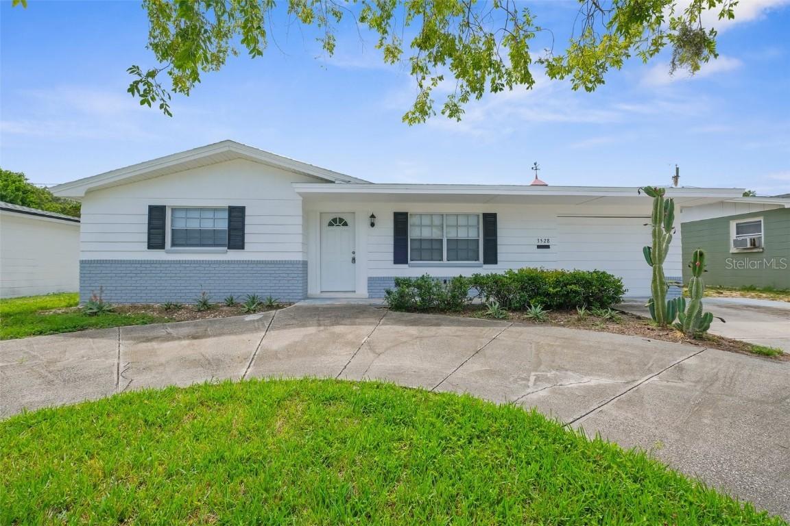 3528 Sheryl Hill Dr., Holiday, FL 34691