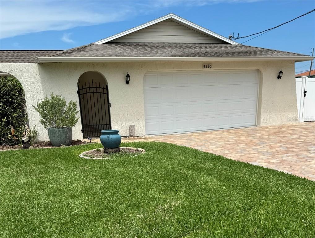 4385 7th Isle Dr., Hernando Beach, FL 34607
