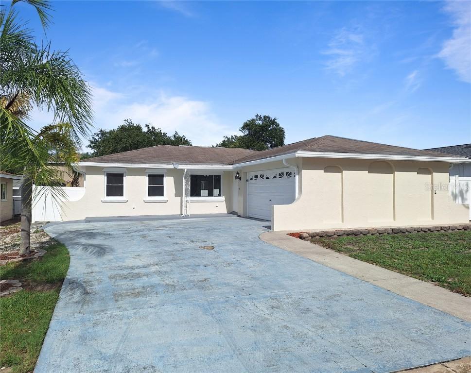 1611 Cromwell Dr., Tarpon Springs, FL 34689