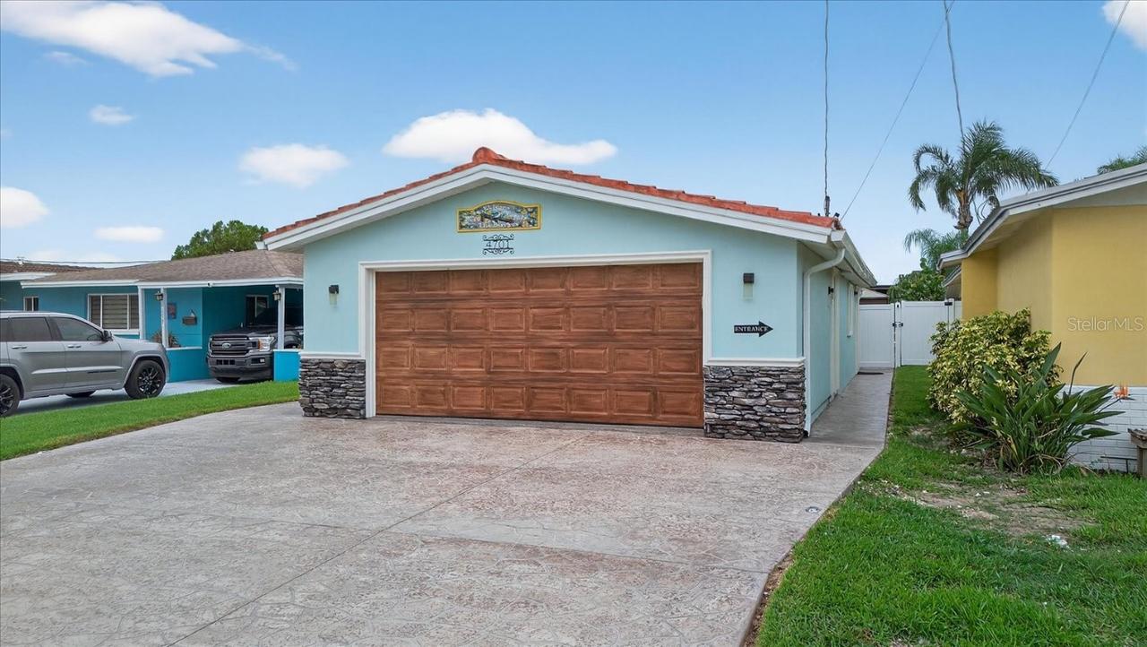 4701 Floramar Ter., New Port Richey, FL 34652