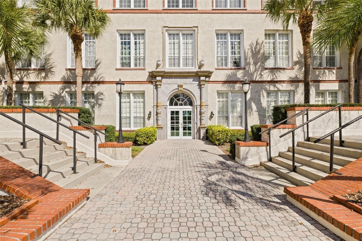 701 Mirror Lake Dr. #309, St Petersburg, FL 33701
