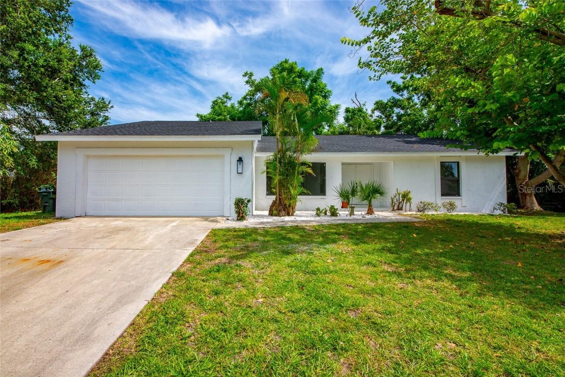 1658 Ridgewood Ln., Sarasota, FL 34231