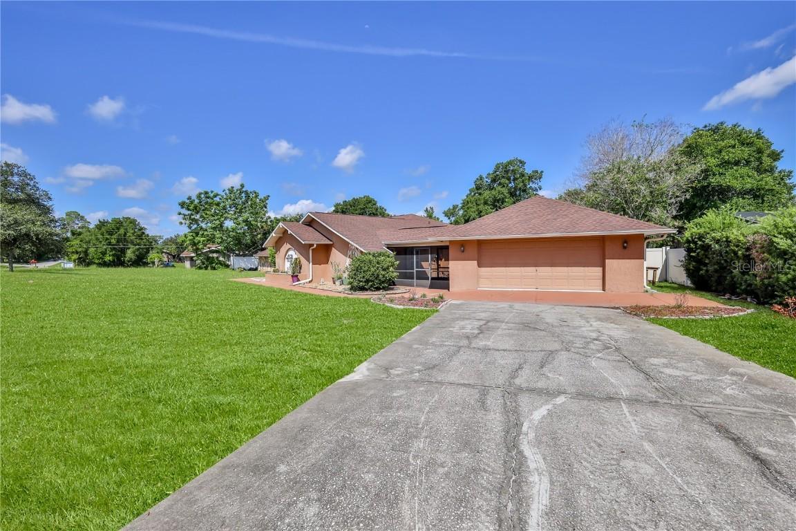 8217 Chaucer Dr., Weeki Wachee, FL 34607