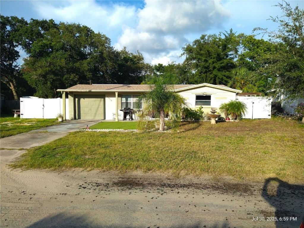 12910 College Hill Dr., Hudson, FL 34667