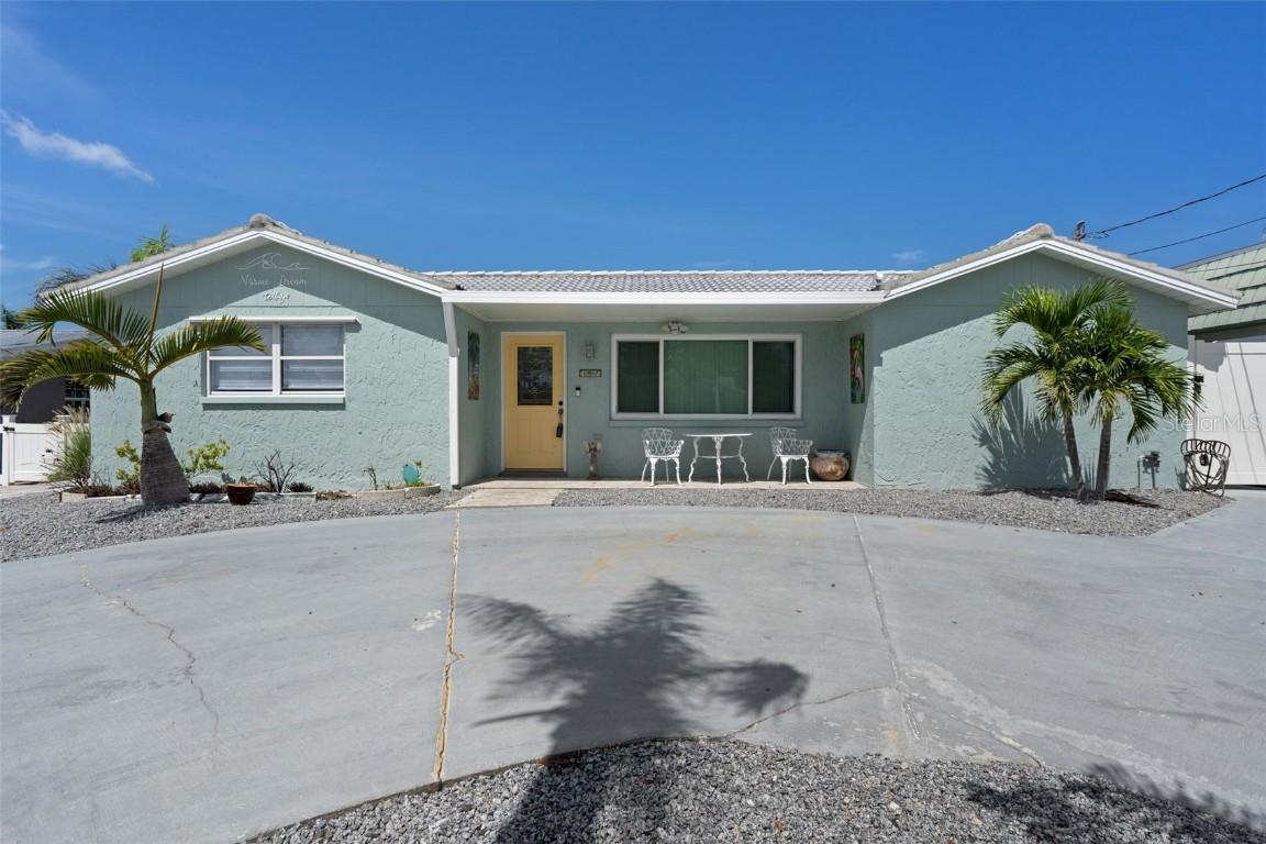 13621 Jennita Dr., Hudson, FL 34667