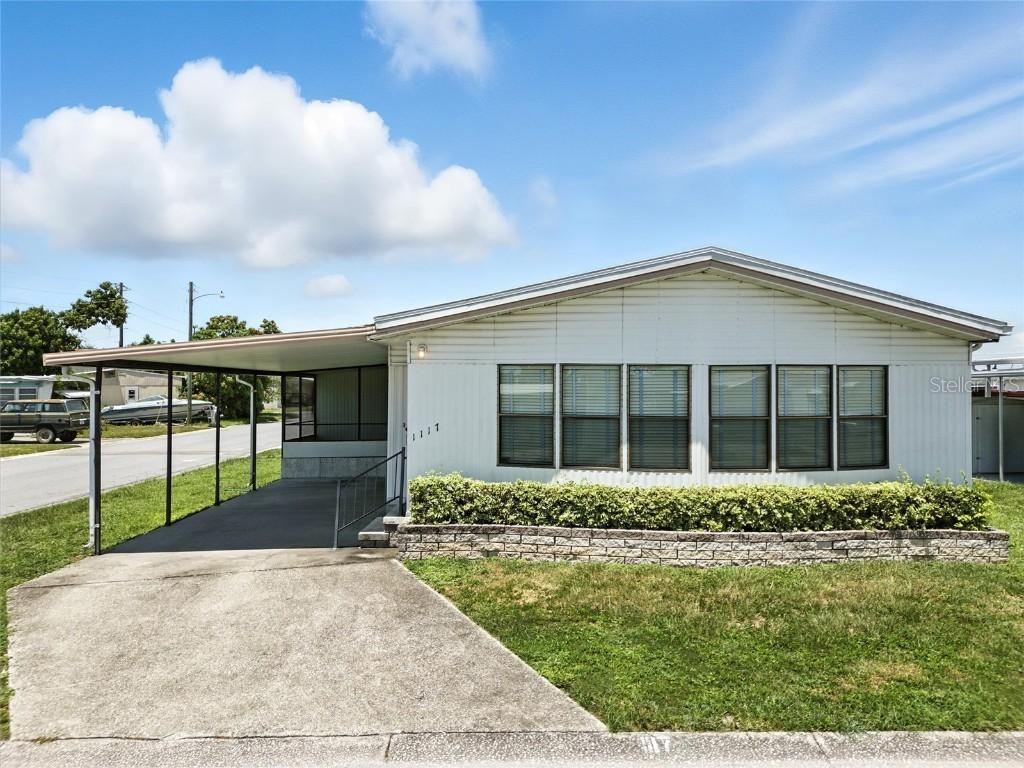 1117 50th Ave., Bradenton, FL 34207