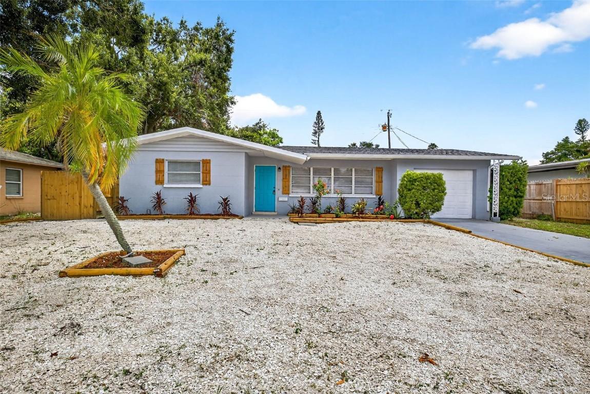 1816 Bayshore Gardens Pkwy., Bradenton, FL 34207
