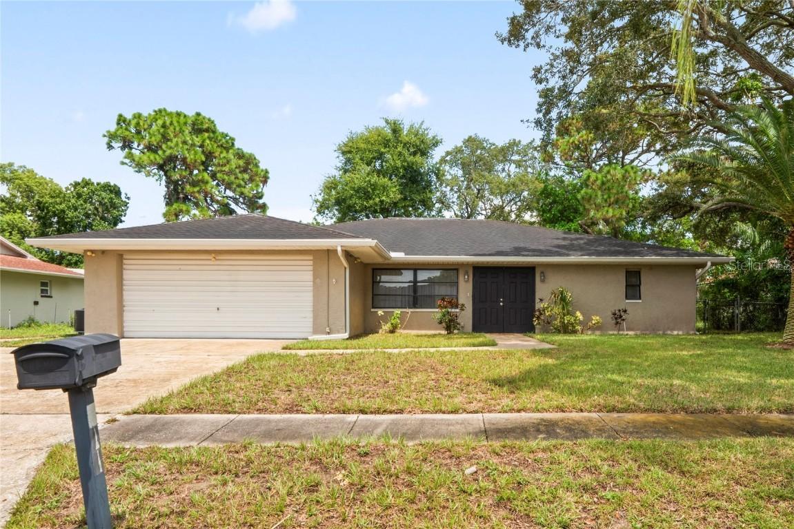422 Treasure Dr., Tarpon Springs, FL 34689