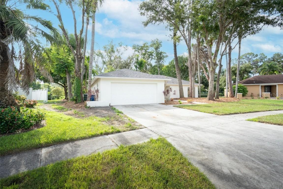 1862 Orangewood Ln., Sarasota, FL 34232