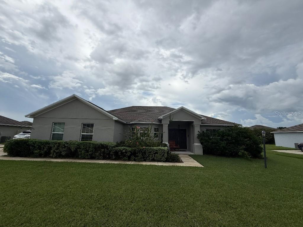 225 Whispering Oaks Way, Auburndale, FL 33823