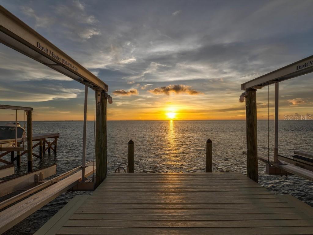 5101 Westshore Dr., New Port Richey, FL 34652