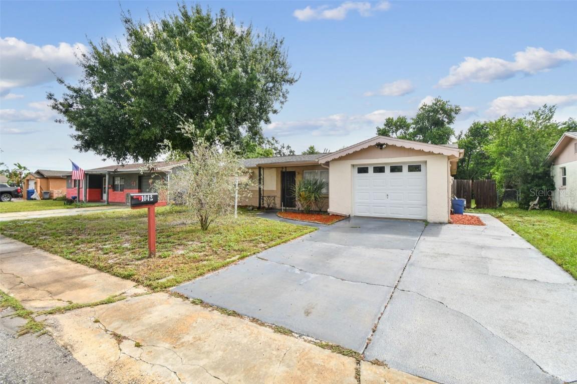 1042 Saxon Ln., Holiday, FL 34691