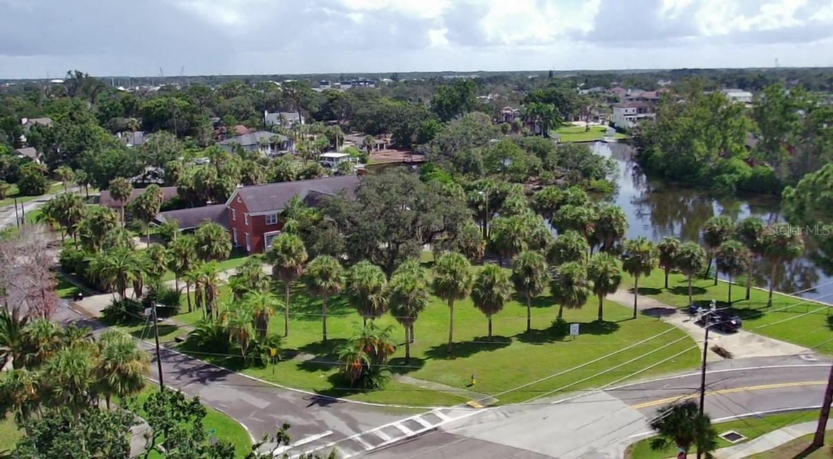 28 N Park Ave., Tarpon Springs, FL 34689