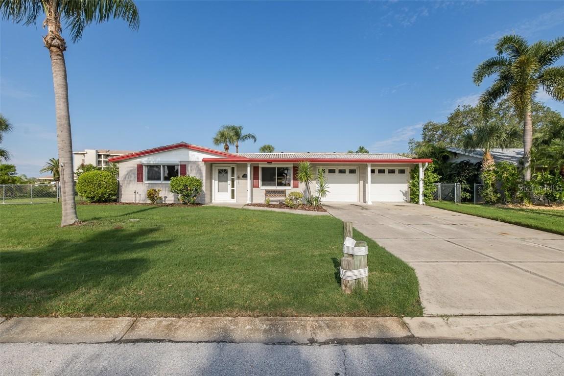 8201 Channel Dr., Port Richey, FL 34668