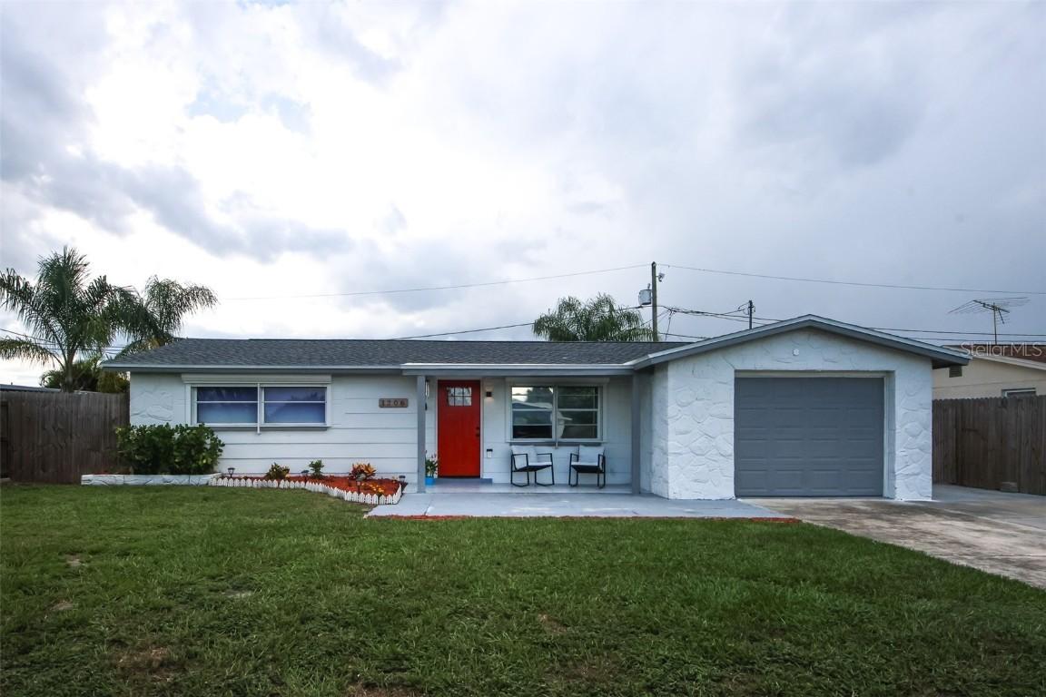 1206 Tamarac Dr., Holiday, FL 34690