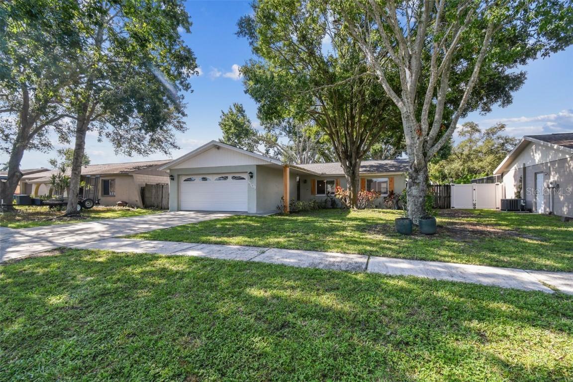 8104 Candlewoode Dr., Largo, FL 33773