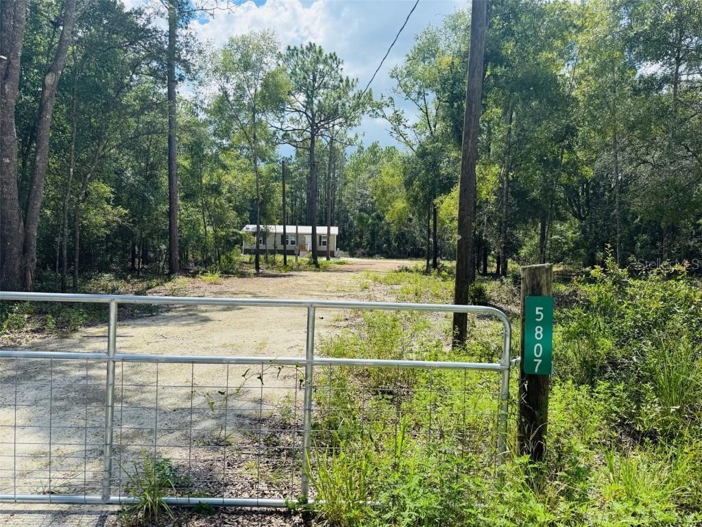 5807 NW 12th Ct., Bell, FL 32619