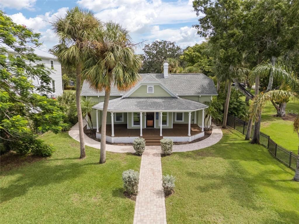 184 N Spring Blvd., Tarpon Springs, FL 34689