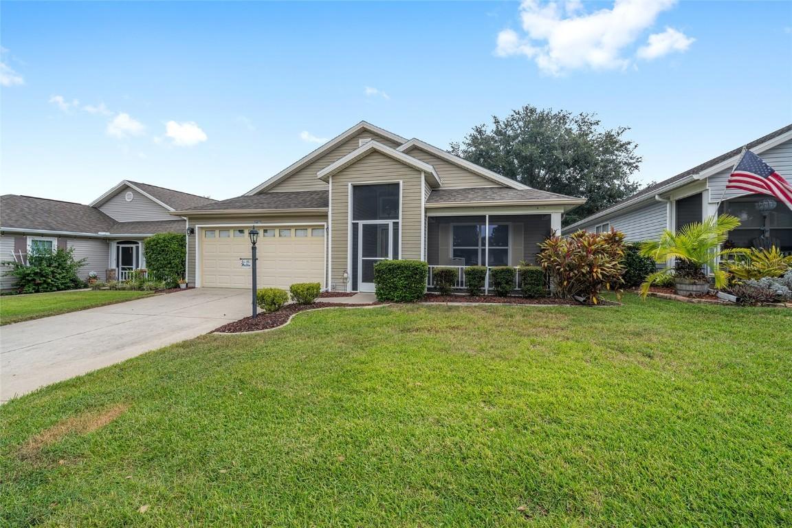 24817 Cranes Roost Cir., Leesburg, FL 34748