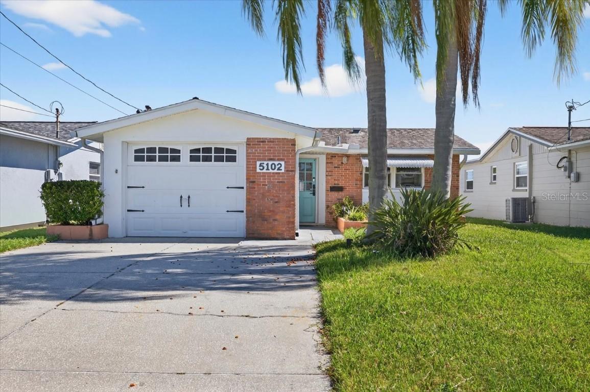 5102 Blue Heron Dr., New Port Richey, FL 34652