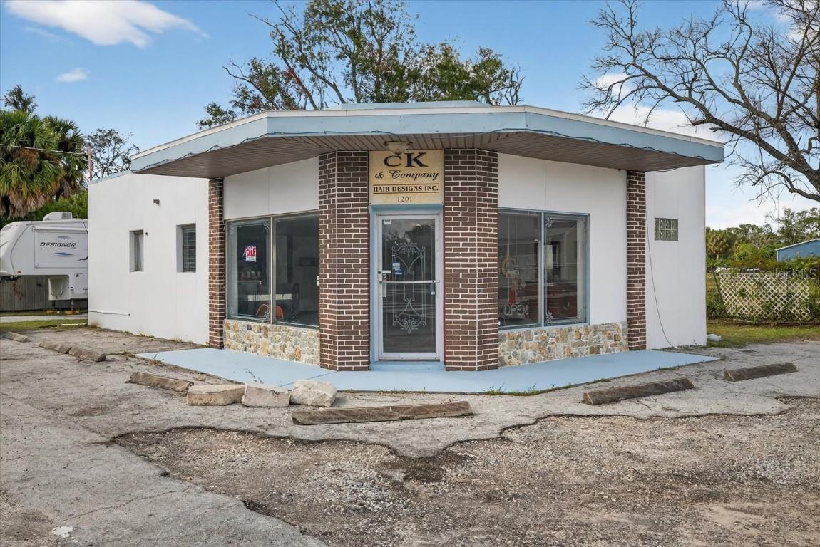 1201 N Pinellas Ave., Tarpon Springs, FL 34689